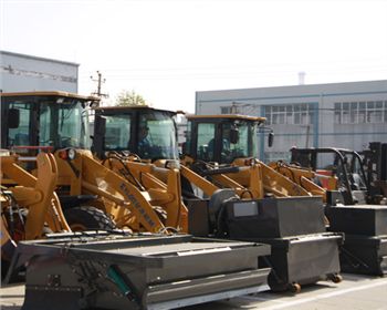 河南無塵清掃機(jī)教你做選擇選購掃地車